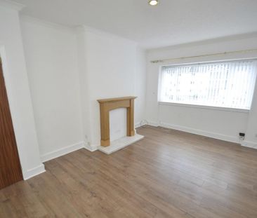 3 bedroom flat to rent - Photo 4