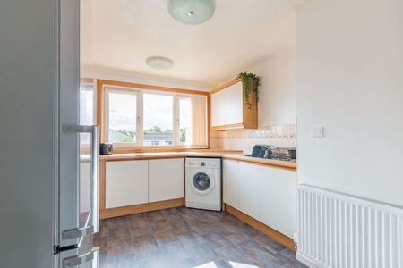 1074L Howden Hall Crescent, Edinburgh, EH16 6UR - Photo 4
