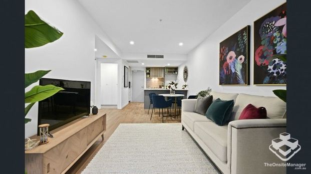 Panorama Apartments 1 bed, 1 bath, 1 study - Photo 1