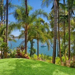 Tranquil North-East Facing Cottage with Stunning Pittwater Views - Photo 2