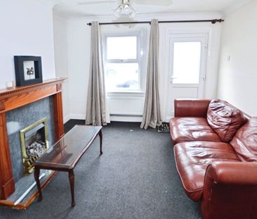 2 bedroom house to rent Winnock Road, Colchester, Essex, CO1 - Photo 2