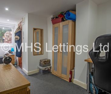 3 Bedroom Mid Terraced House for rent in Beechwood Mount - Photo 5