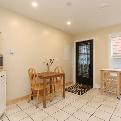 Lovely 2 Bed/1Bath Suite - Photo 3