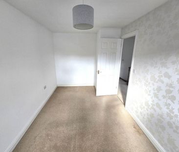 3 bedroom end of terrace house to rent - Photo 4