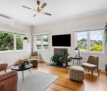 Beautifully Presented Home in The Bays - Photo 2