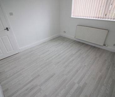 2 Bedroom Ground Floor Flat - Photo 3
