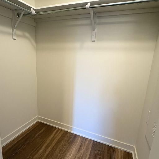 Magnifique 3 ½ + espace bureau TOUT INCLUS - lumineux - stationnement : 1535$/mois - Photo 1