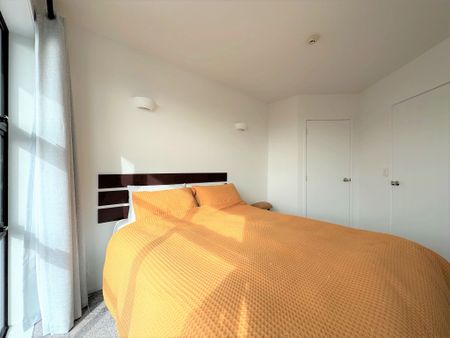 Chic city living - Photo 3