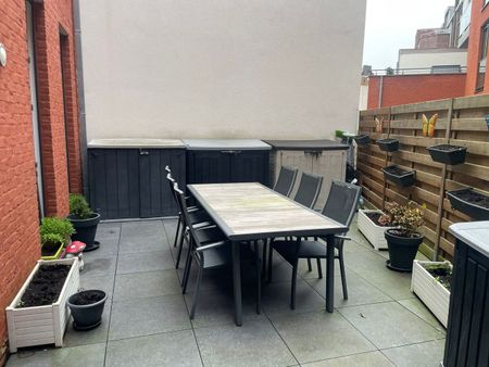 Modern gelijkvloers appartement met terras in hartje stad - Foto 3