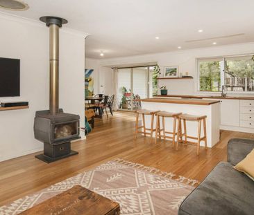 Charming Cottage - Photo 2