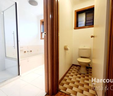 Stylish Single Level Living! - Photo 6