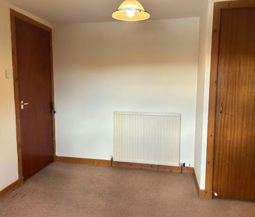 Flat to rent on - Photo 3