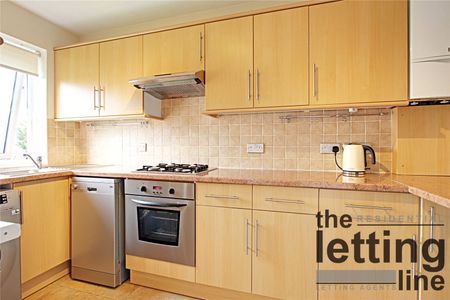 Fiona Court, The Ridgeway, Enfield, EN2 8PR - Photo 3