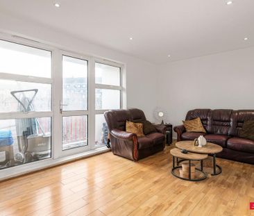 2 bedroom property to rent - Photo 1