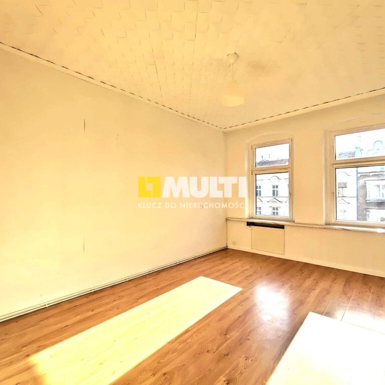 3 pokojowe mieszkanie z balkonem, ścisłe centrum - Zdjęcie 1