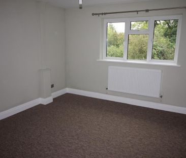 5 bedroom bungalow to rent - Photo 6