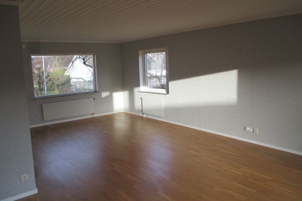 Trollåsvägen, Askim - Photo 1