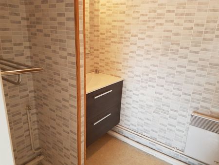 Location Appartement 2 pièces 37m² LENS 62300 - Photo 2