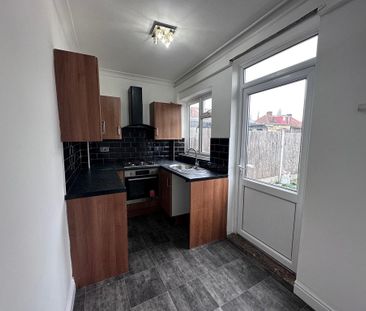 3 bedroom terraced house to rent - Photo 5