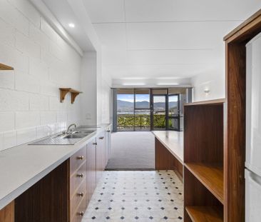 Charming Unit with Breathtaking Views - Photo 6