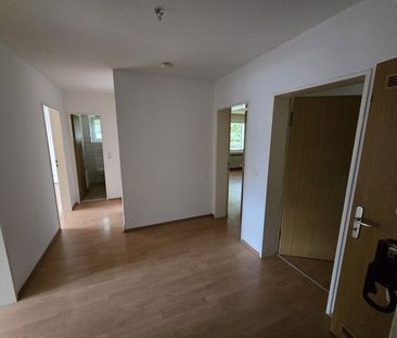 Moderne Wohnung in Reisholz mit neuen Vinyl-Böden - Foto 4