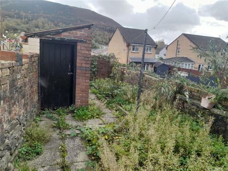 2 bedroom terraced house to rent - Photo 3