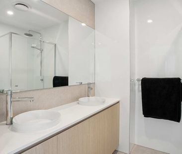 Contemporary Top Floor Apartment in the Heart of Tweed Heads - Photo 6