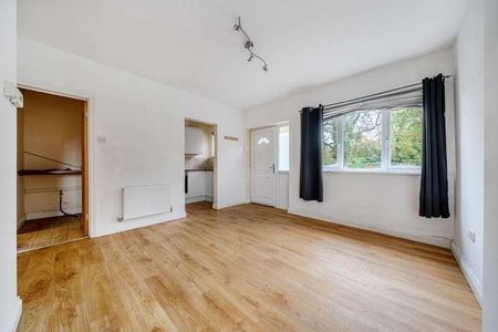 Burford Road, Lechlade, GL7 - Photo 4