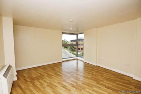 2 bedroom property to rent in Bracknell - Photo 3