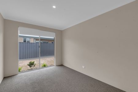 Four Bedroom Home in Baldivis - Photo 3