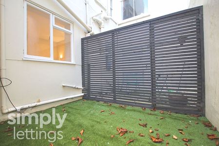 1 Bed property for rent - Photo 2