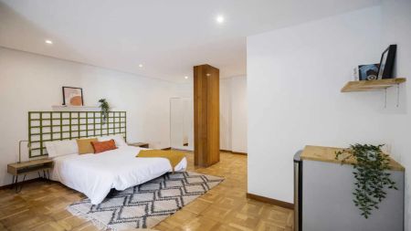 Room in a shared 7-bedroom apartment for rent in Castellana. - Photo 3
