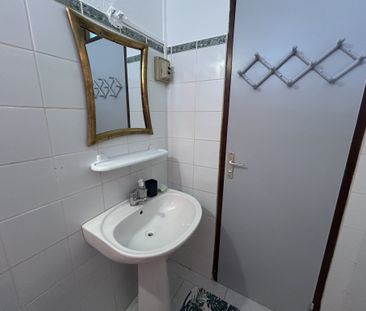 Location Appartement 2 pièces 33m² LES ABYMES 97139 - Photo 2