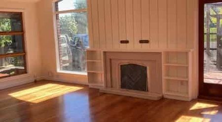 Four Bedroom, newly renovated - Allenton - Photo 3