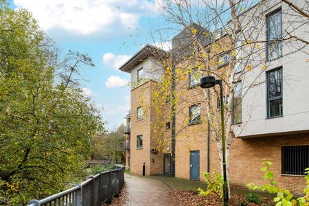 Empress Court, Woodin's Way, Oxford, Oxfordshire, OX1 - Photo 4