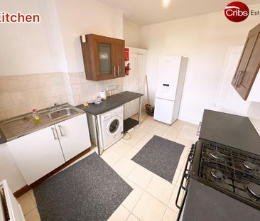 1 bedroom in a flat share to rent - Photo 4