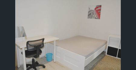 Fully Furnished 2 Bedroom 2 Bathroom Apartment In the East End - Photo 5