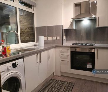3 bedroom end of terrace house to rent - Photo 6