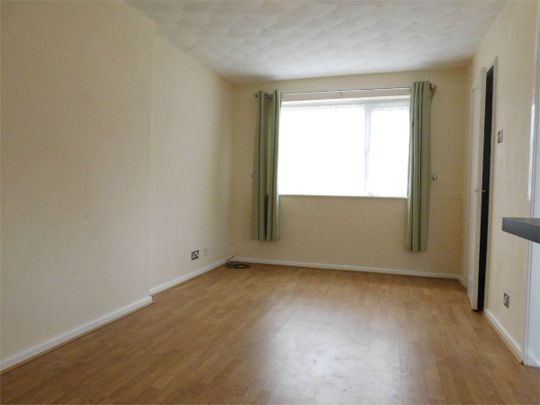 Alma Street - Photo 1