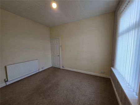 Leeds Road, Dewsbury, West Yorkshire, WF12 - Photo 3