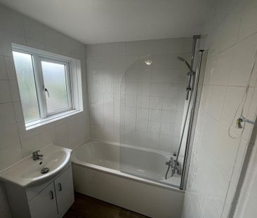 2 bedroom semi-detached house to rent - Photo 4