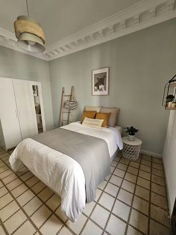 Plaça de Ramon Berenguer el Gran, Barcelona, Catalonia 08002 - Photo 2