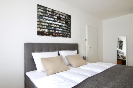 Modern möblierte Wohnung mit Balkon direkt am Zülpicher Platz - Photo 2