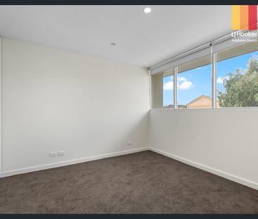 MODERN LUXURY TOWNHOUSE - Photo 4