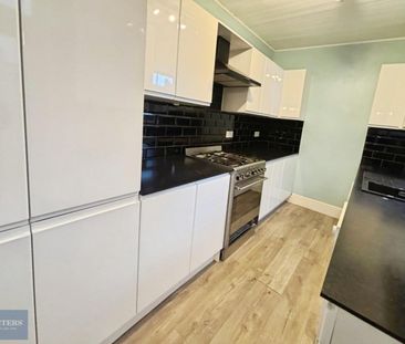 2 bedroom House To Let Total Size: 1012 SQ FT - Photo 5