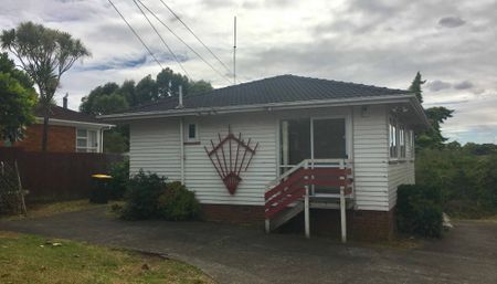 Spacious Family Home in the Heart of Manurewa - Photo 4