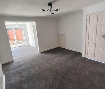 3 bedroom detached house to rent - Photo 5