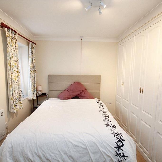 3 bedroom retirement property to rent - Photo 1