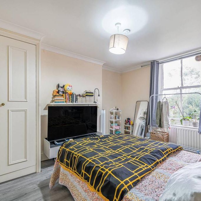 3 bedroom flat to rent - Photo 1