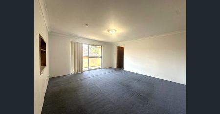 LUXURY TOUCHES, IDEAL LOCATION! - Photo 4